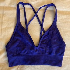 Lululemon seamlessly plunge bra